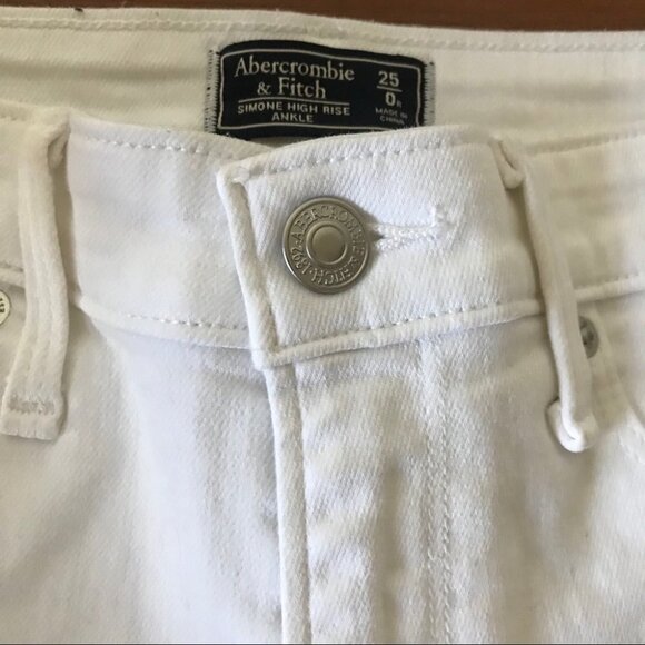 Abercrombie & Fitch  Simone White high rise Distressed ankle Jean women size 0 - Picture 5 of 8